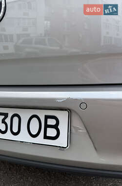 Хетчбек Volkswagen Golf 2013 в 