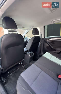 Хетчбек Volkswagen Golf 2013 в 