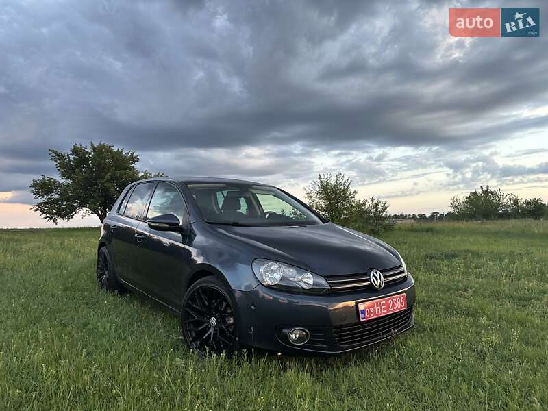 Хэтчбек Volkswagen Golf 2009 в Днепре