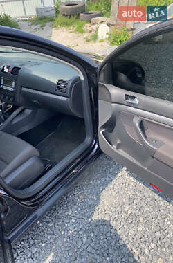 Хэтчбек Volkswagen Golf 2007 в 