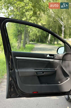 Хэтчбек Volkswagen Golf 2007 в 