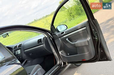 Хэтчбек Volkswagen Golf 2007 в 