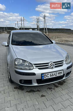 Хетчбек Volkswagen Golf 2003 в Львові