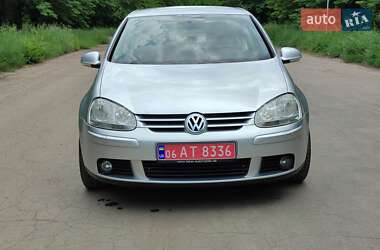 Хетчбек Volkswagen Golf 2006 в 