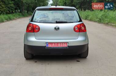 Хетчбек Volkswagen Golf 2006 в 