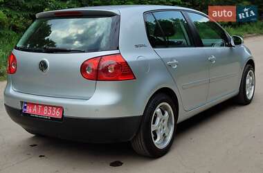 Хетчбек Volkswagen Golf 2006 в 