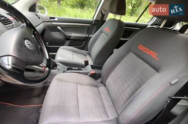 Хетчбек Volkswagen Golf 2006 в 