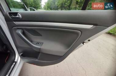 Хетчбек Volkswagen Golf 2006 в 
