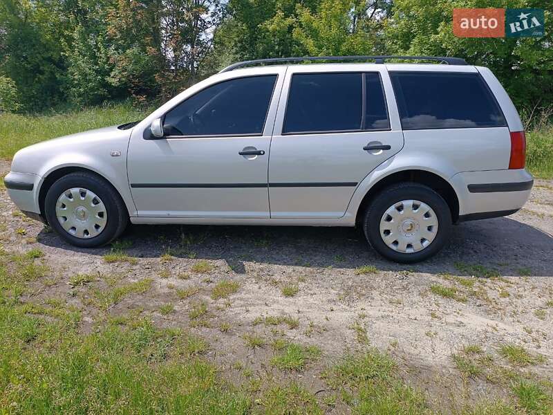 Универсал Volkswagen Golf 2000 в Луцке