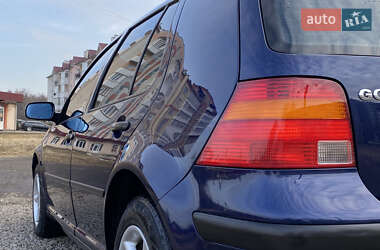 Хэтчбек Volkswagen Golf 1999 в 