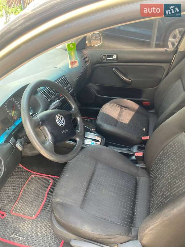 Хэтчбек Volkswagen Golf 2002 в Белой Церкви