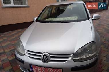 Хэтчбек Volkswagen Golf 2004 в 