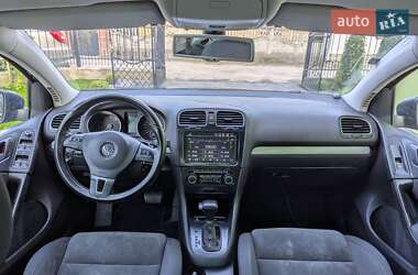 Хетчбек Volkswagen Golf 2010 в 