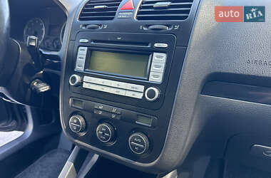 Хэтчбек Volkswagen Golf 2008 в 
