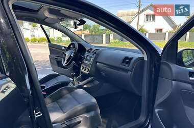 Хэтчбек Volkswagen Golf 2008 в 