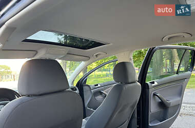 Хэтчбек Volkswagen Golf 2008 в 