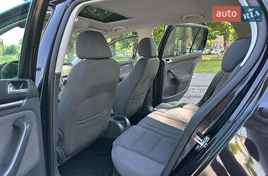 Хэтчбек Volkswagen Golf 2008 в 