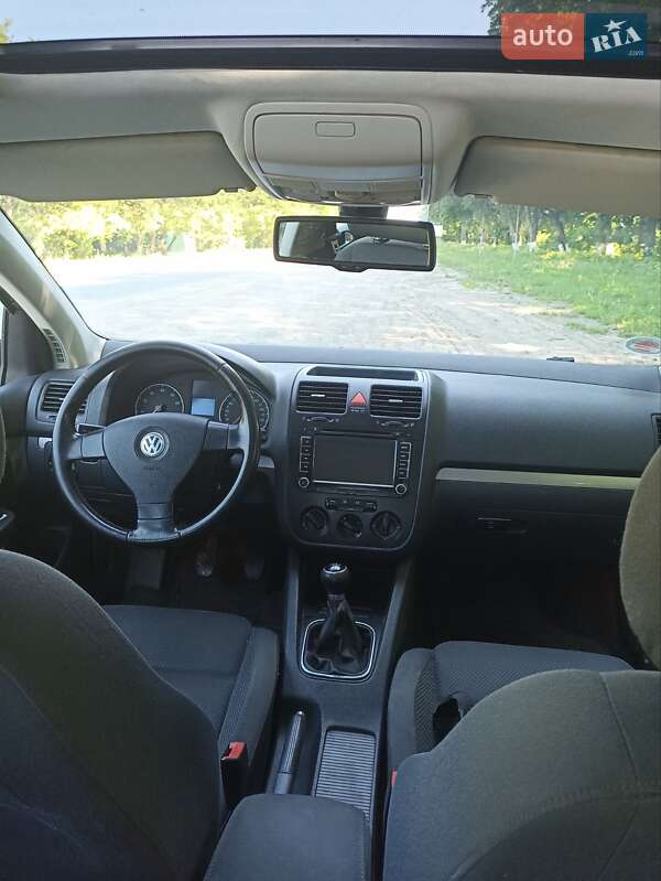 Хэтчбек Volkswagen Golf 2005 в Дунаевцах