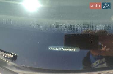 Хэтчбек Volkswagen Golf 2010 в 