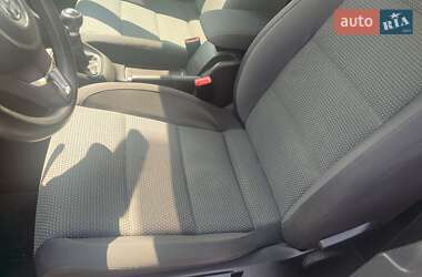 Хэтчбек Volkswagen Golf 2010 в 