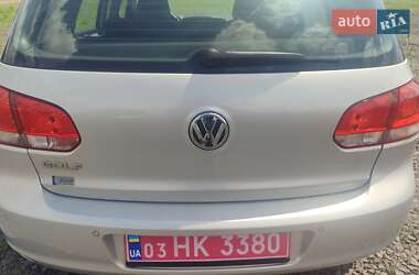 Хэтчбек Volkswagen Golf 2010 в 