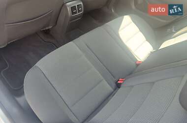 Хэтчбек Volkswagen Golf 2010 в 