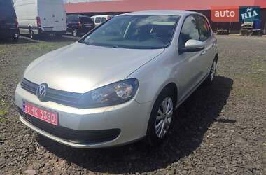 Хэтчбек Volkswagen Golf 2010 в 