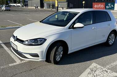 Хэтчбек Volkswagen Golf 2018 в Киеве