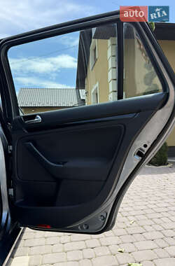 Универсал Volkswagen Golf 2011 в 
