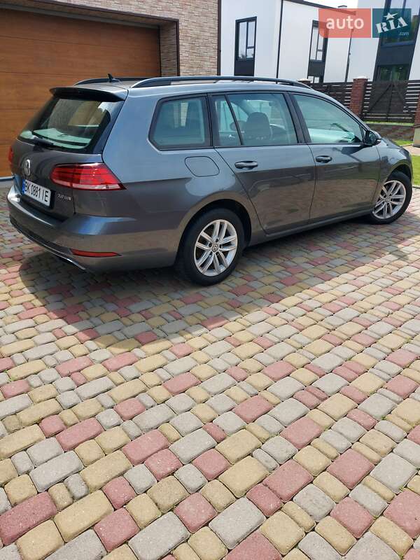 Універсал Volkswagen Golf 2017 в Рівному