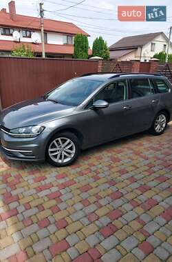 Универсал Volkswagen Golf 2017 в Ровно