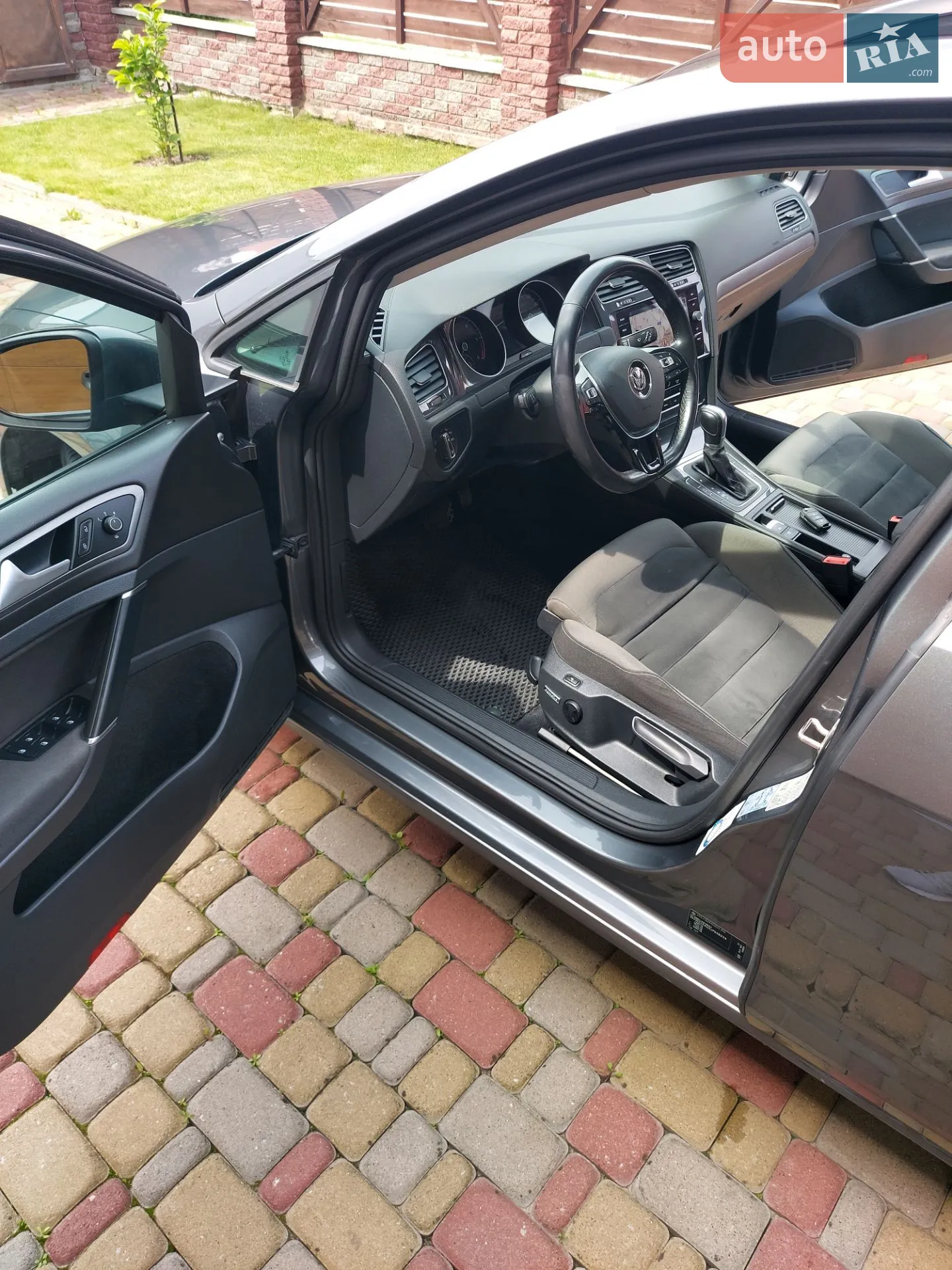 Volkswagen Golf 2017 VIN WVWZZZAUZJP548229 фото оголошення 17 з 29