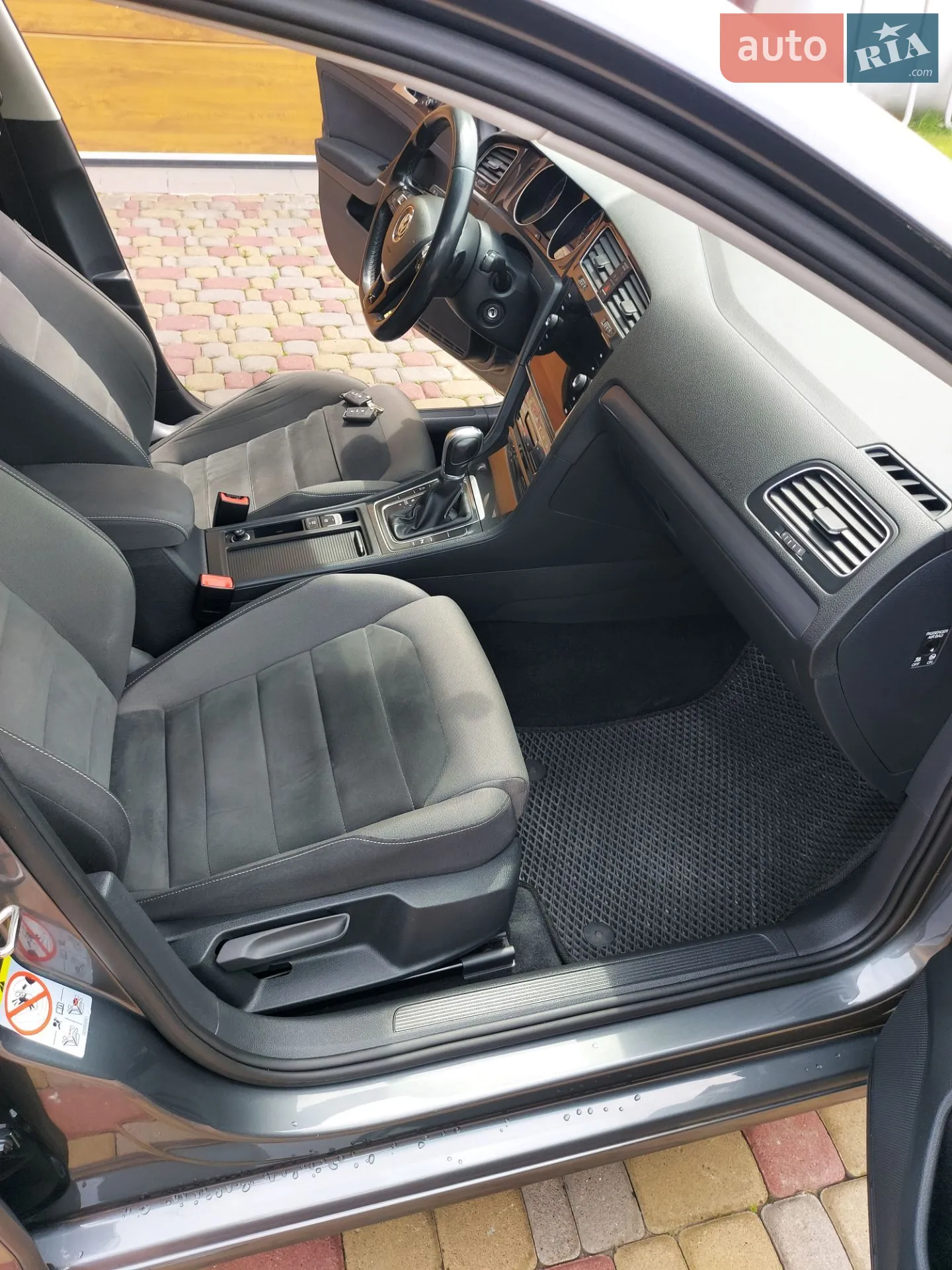 Volkswagen Golf 2017 VIN WVWZZZAUZJP548229 фото оголошення 27 з 29