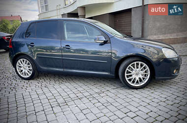 Хэтчбек Volkswagen Golf 2006 в 