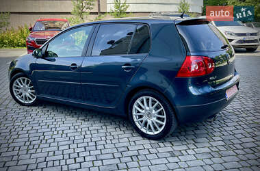 Хэтчбек Volkswagen Golf 2006 в 