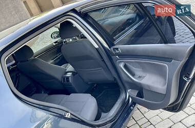 Хэтчбек Volkswagen Golf 2006 в 