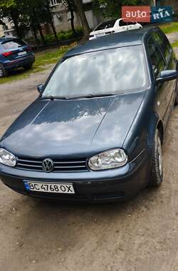Хетчбек Volkswagen Golf 2003 в Львові