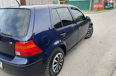 Хэтчбек Volkswagen Golf 1999 в 