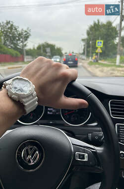 Хэтчбек Volkswagen Golf 2014 в 
