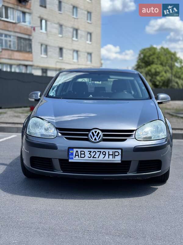 Хетчбек Volkswagen Golf 2005 в Калинівці