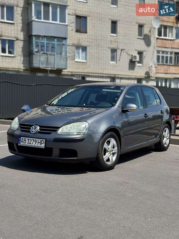 Хетчбек Volkswagen Golf 2005 в Калинівці