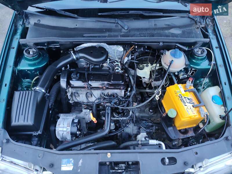 Универсал Volkswagen Golf 1998 в Овруче