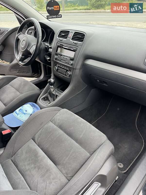 Хэтчбек Volkswagen Golf 2010 в Турийске