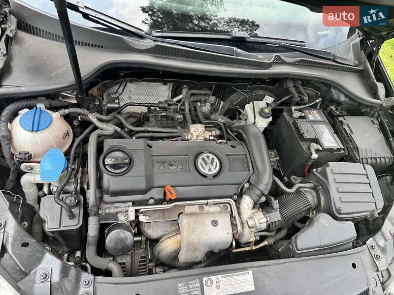 Хэтчбек Volkswagen Golf 2010 в Турийске