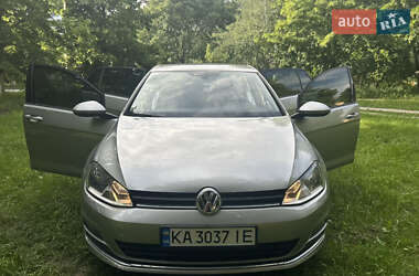 Хэтчбек Volkswagen Golf 2014 в 