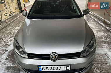 Хэтчбек Volkswagen Golf 2014 в 