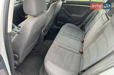 Хетчбек Volkswagen Golf 2006 в 