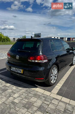 Хэтчбек Volkswagen Golf 2010 в 