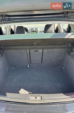 Хэтчбек Volkswagen Golf 2010 в 
