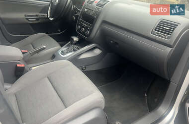 Хэтчбек Volkswagen Golf 2009 в 
